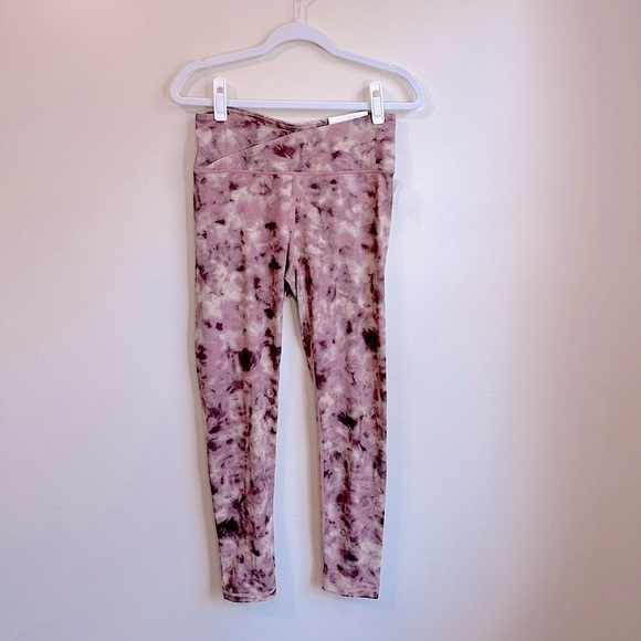 NWT Maurices High Rise Shades of Pink Tie Dye Leggings Size Medium - Picture 10 of 11